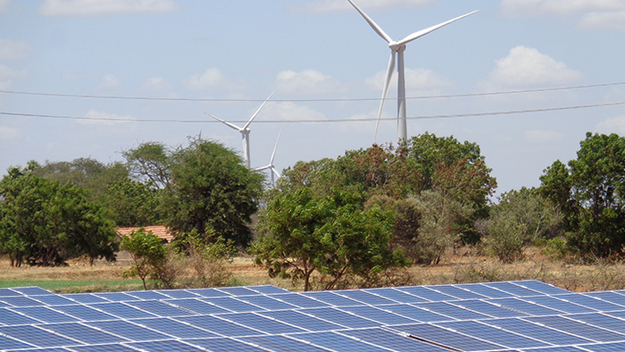 インド、ハイブリッド太陽光発電所